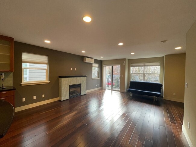 Photo - Modern Green Lake Townhome on Quiet Street!
