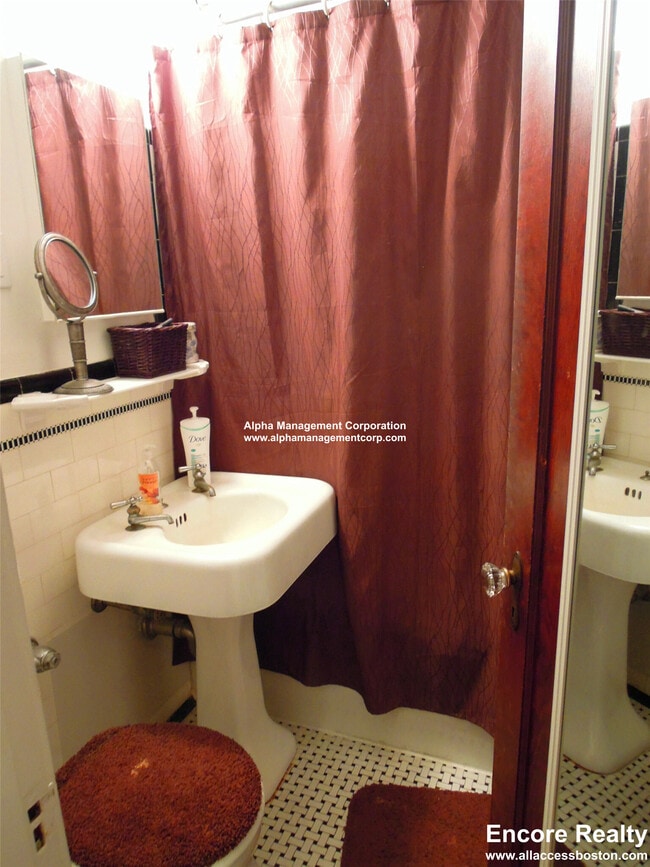 Photo - 349 Pleasant St Unidad A1-19