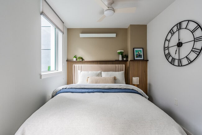 Photo - 320 Queen Anne Ave N Unidad ID1364269P