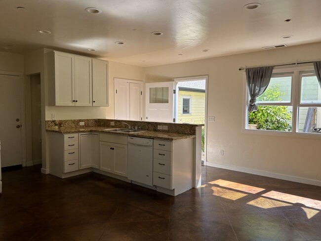 Photo - 108 Myrtle St