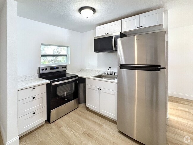 Building Photo - 4605 N Hubert Ave Unit 14 Rental