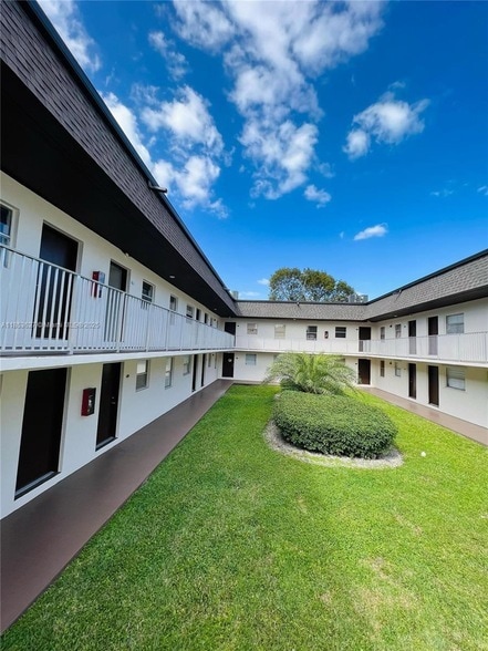 Photo - 8601 SW 94th St Unidad 204W