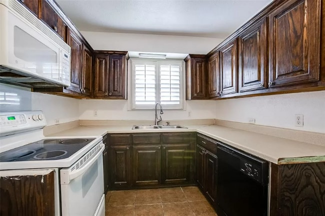 Photo - 1425 Cedar Crest Dr