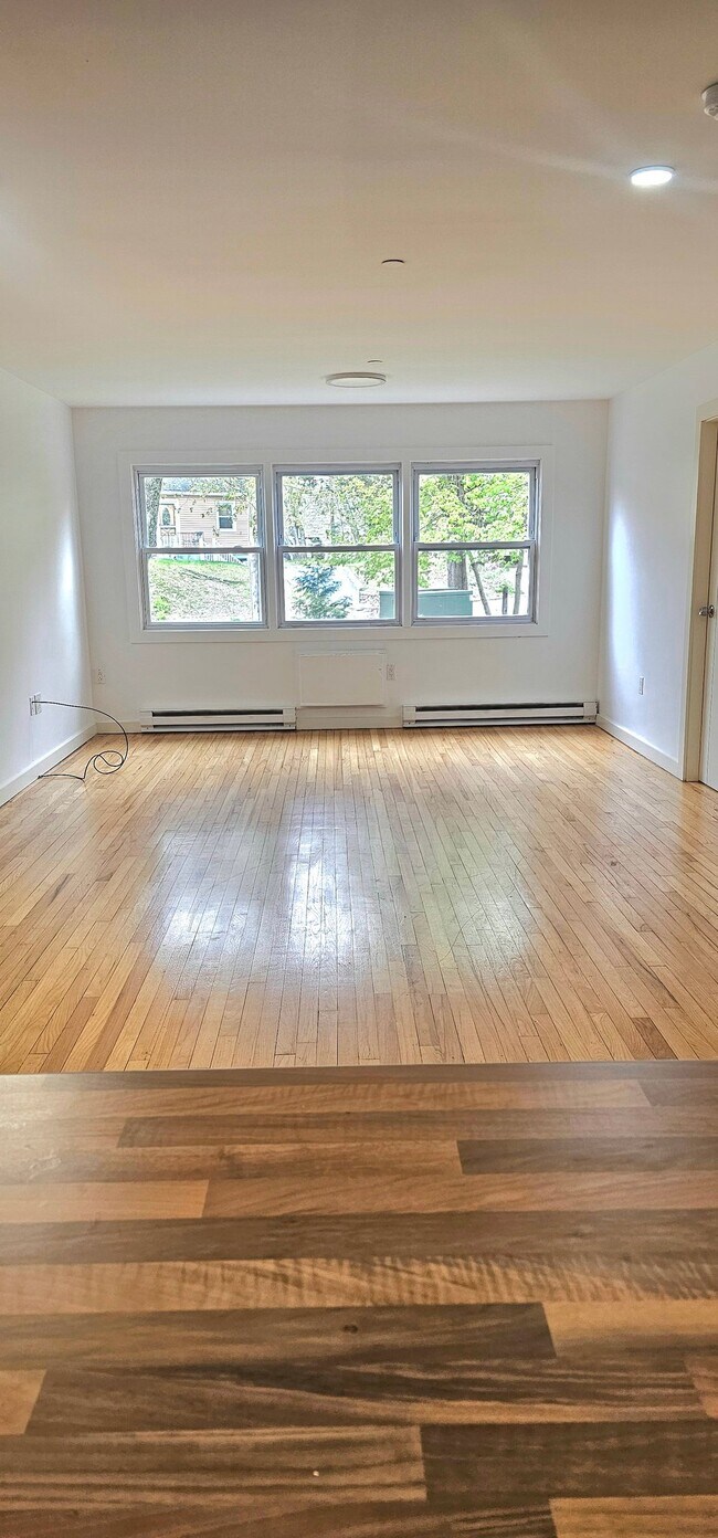 35 Springside Ave Unit 1B