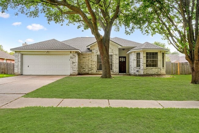 Photo - 1242 Hunter Wood Dr House