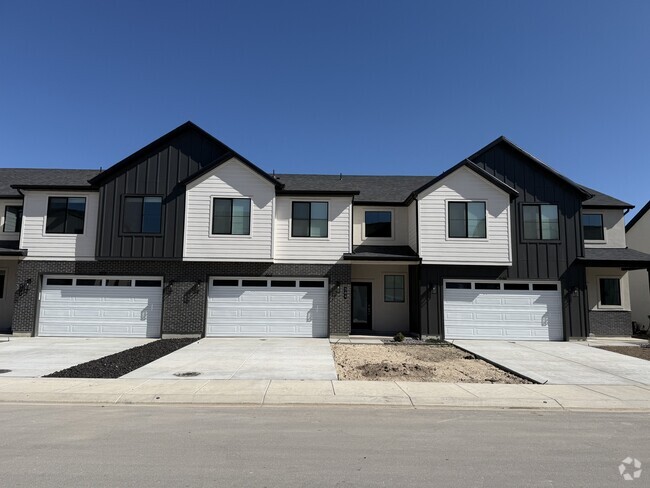Building Photo - 564 1860 N Rental