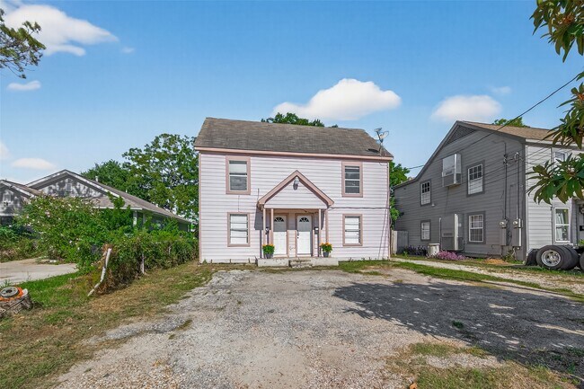 Photo - 7111 Myrtle St