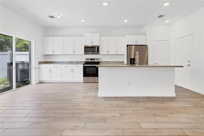 Photo - 846 SE 19th St