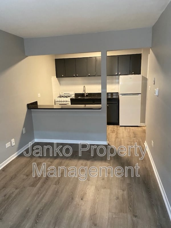 Building Photo - 3341 Commercial Ave Unit 24