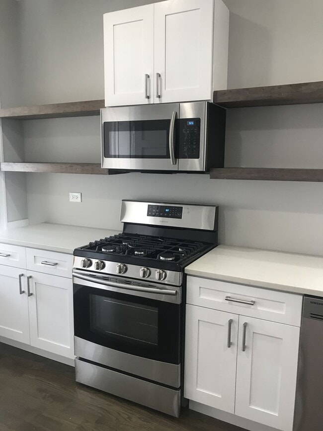 HEC Capital - HEC Capital Apartment Unit 2