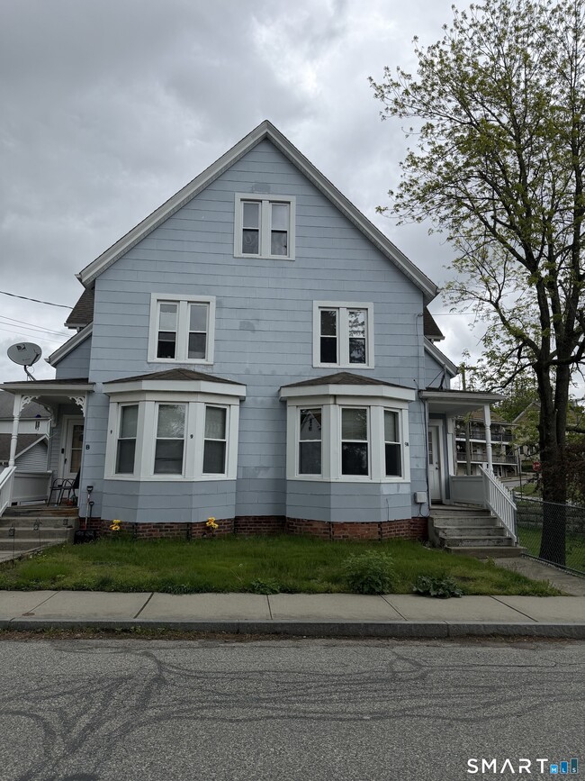 Building Photo - 9 Mechanic St Unit C