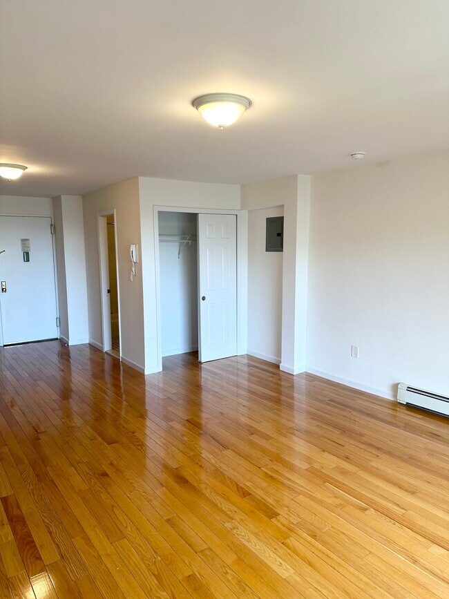 7538 Grand Central Pky Apartments Unit 2 Forest Hills, NY