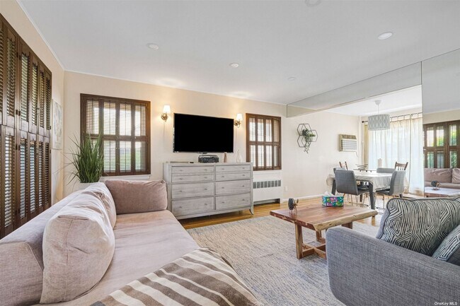 Photo - 247 East Ave