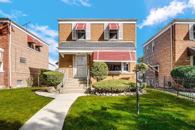 Building Photo - 8555 S Paulina St