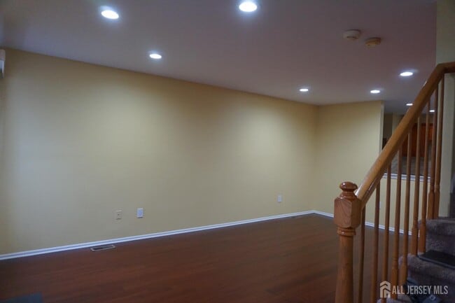 Photo - 160 Vasser Dr