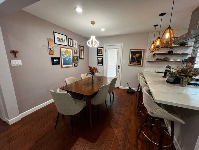 Photo - 5305 Cloverdale Ln