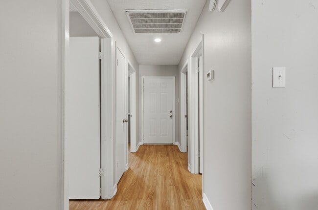 Photo - 3821 Brighton Dr