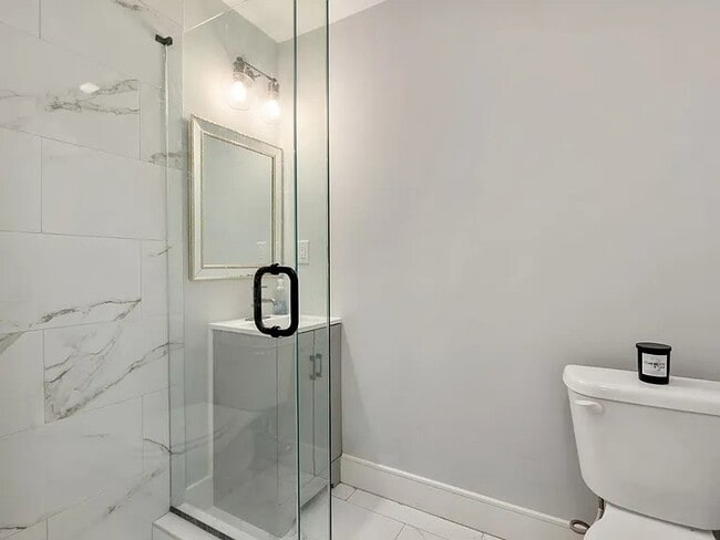 Photo - 169 W 9th St