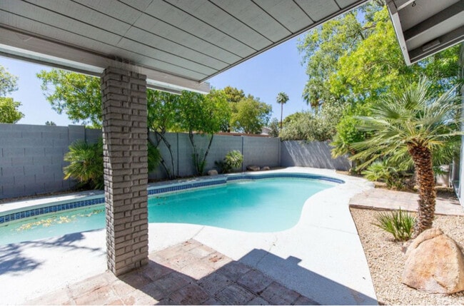 Photo - 5120 S Dorsey Ln