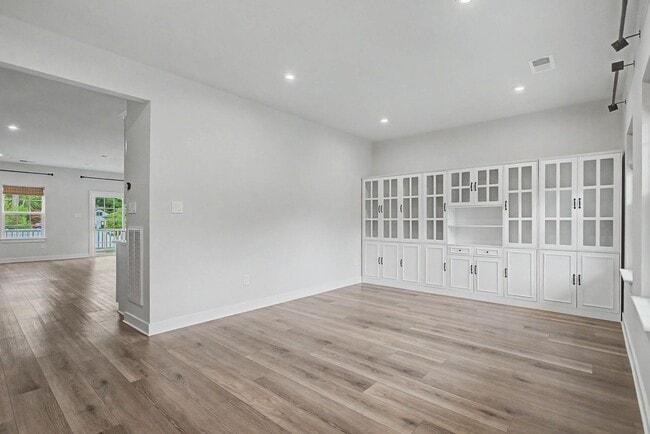 Photo - 239 Darden Dr