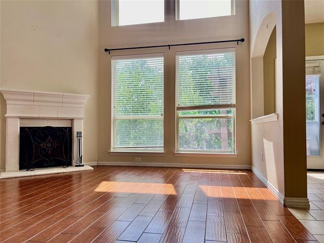 Photo - 900 Johns Way