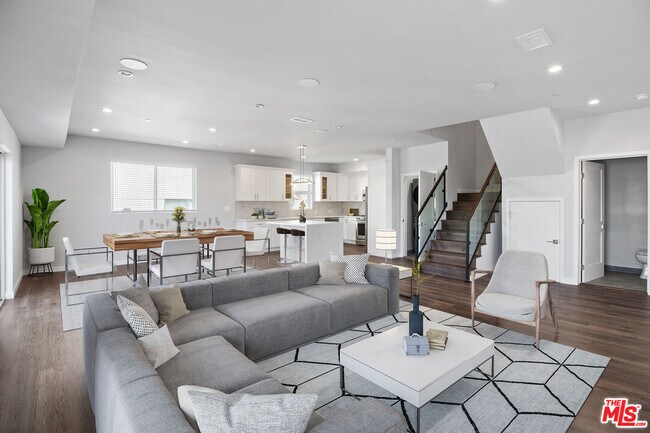 Photo - 1846 S Barrington Ave