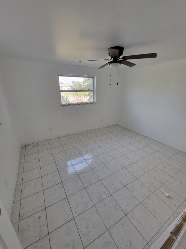 Photo - 111 Francis Dr NE