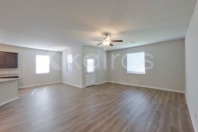 Photo - 900 NW 6th St