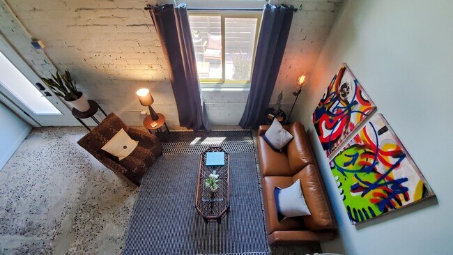 Photo - 1020 E 6th St Unit 2