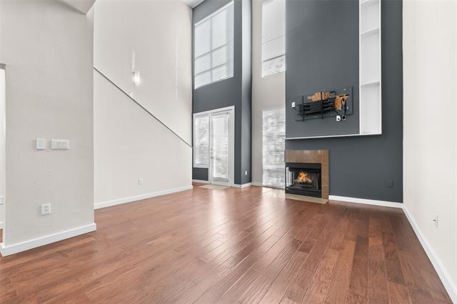 Photo - 6927 Sumner St