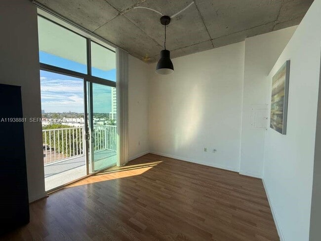 Photo - 2100 Van Buren St Unit 501