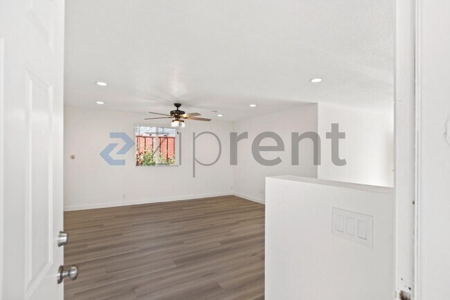 Photo - 3066 Nightingale Pl