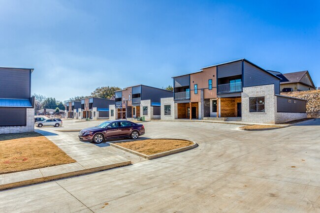 Parking - Lincoln Lane
