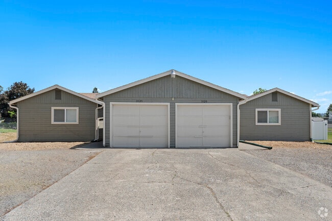Building Photo - 3213 S Gillis Ct Rental