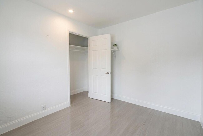 825 Truman St Unidad 2