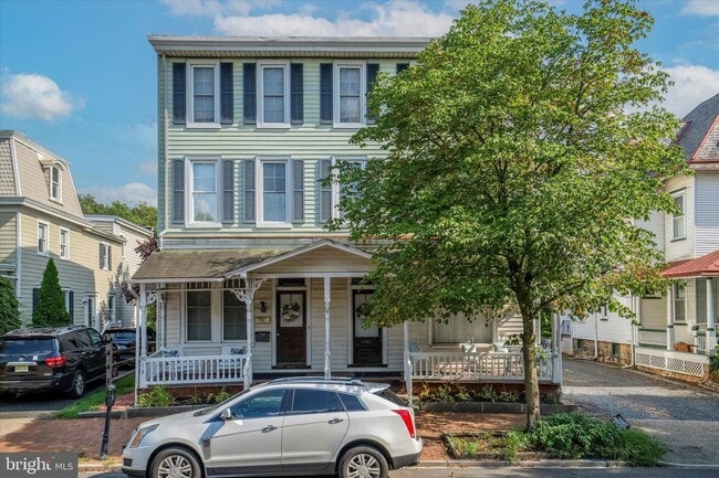 Building Photo - 50 E Main St Unit 1R-1R Rental
