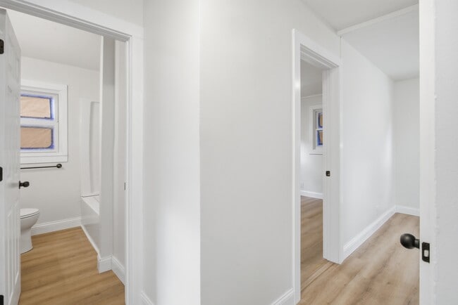 Photo - 1547 E Atherton Rd