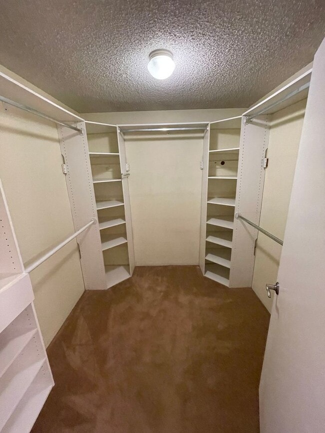 Photo - Fantastic, Dog Friendly 4 Bedroom Home!