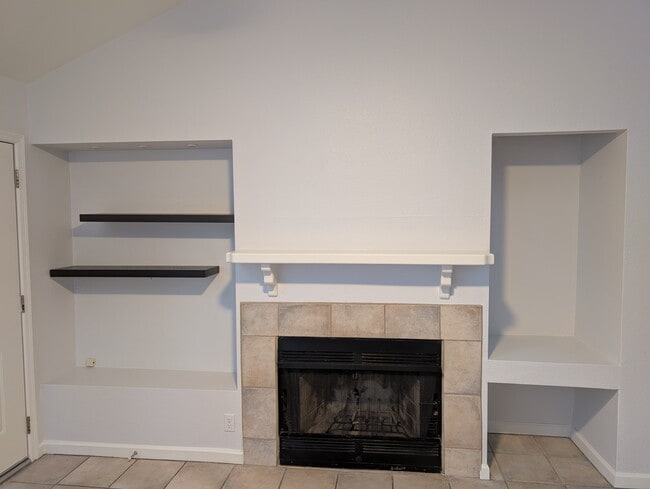 Building Photo - 3301 E Kelton Ln Unit 71
