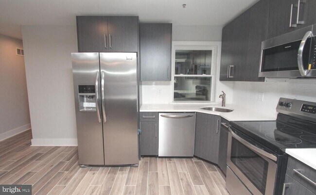 Photo - 2562 Frankford Ave Unidad 3F