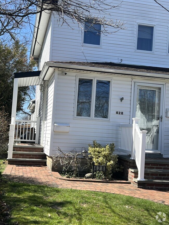 Building Photo - 428 Ocean Ave Rental