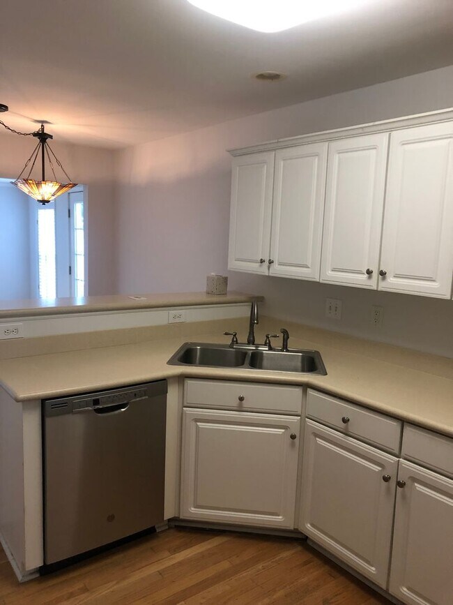 Photo - Greenville, 3BD/2.5 plus bonus, 1839SF