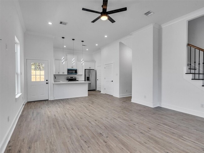 Photo - 5126 Clover St