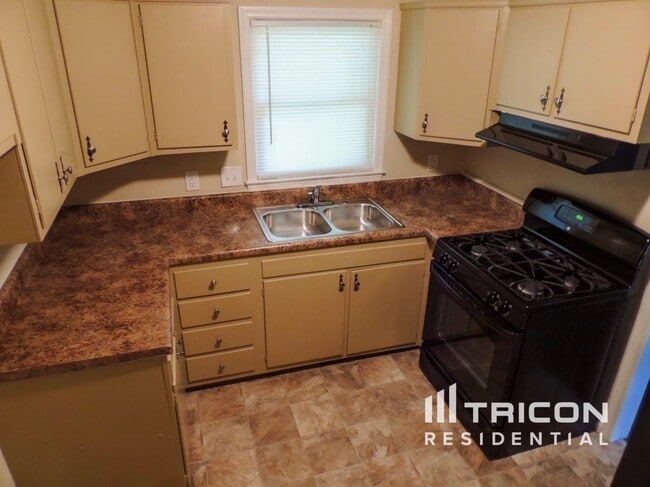 Photo - 1679 Cardinal Rd