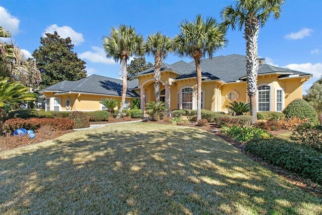 Photo - Stunning Lagoon Residence!
