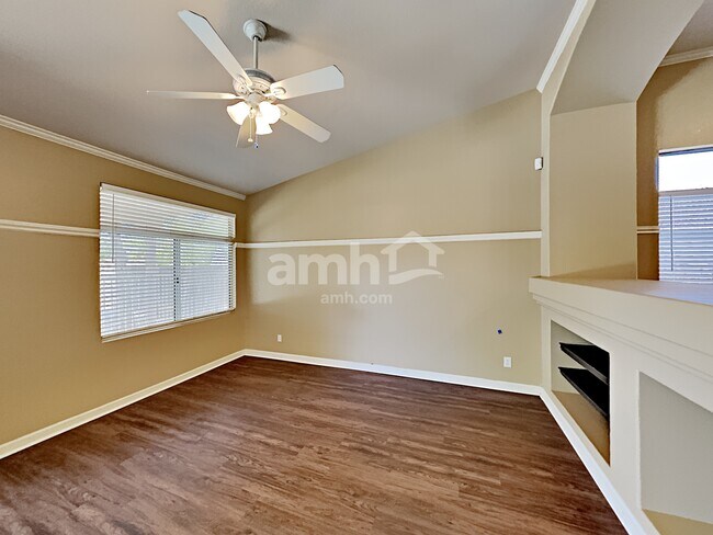 Photo - 590 S Voyager Dr