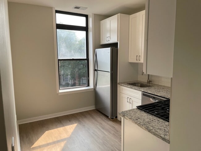 Photo - 2677 N Lincoln Ave, Chicago, IL 60614