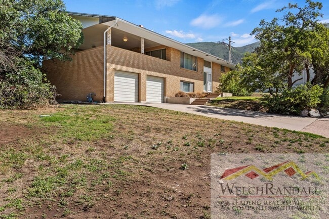 Elegant Layton Home Offering Space, Style, and Scenic Views! - Elegant Layton Home Offering Space, Style, and Scenic Views!