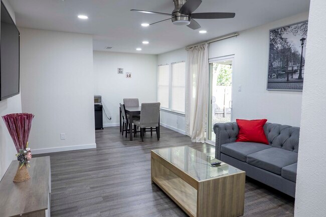 Dinning Area - 705 Ramble Ln House Unit B