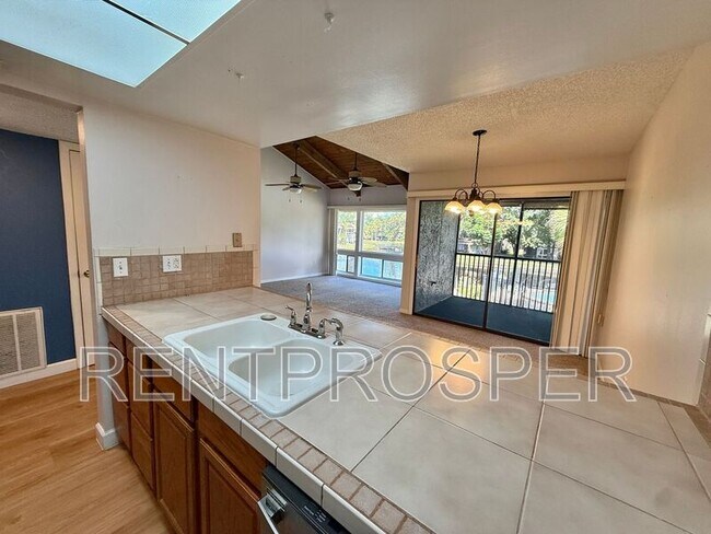 Photo - 6019 Windhover Dr Unidad C10-2